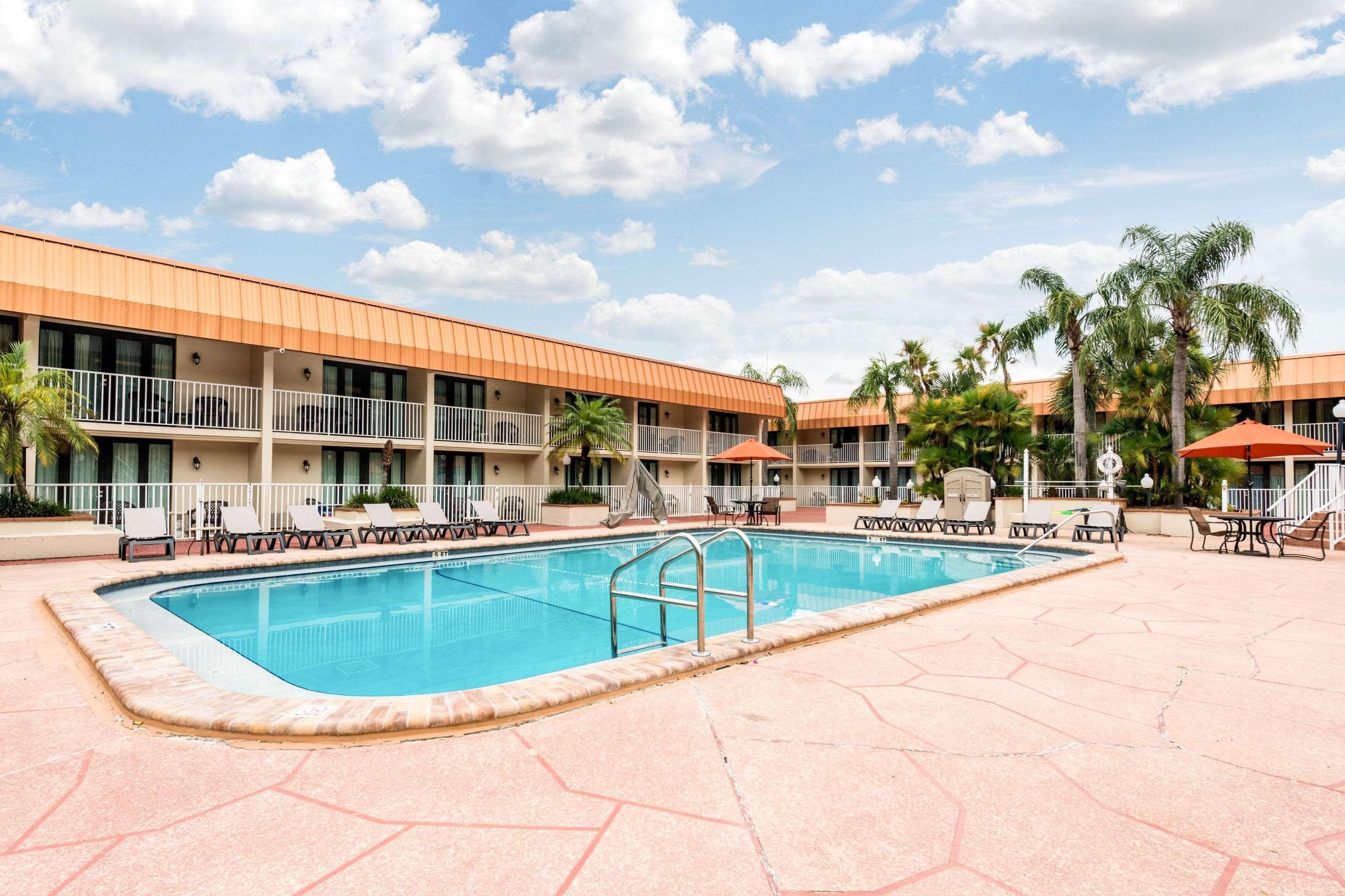 Quality Inn & Suites Tarpon Springs South Esterno foto