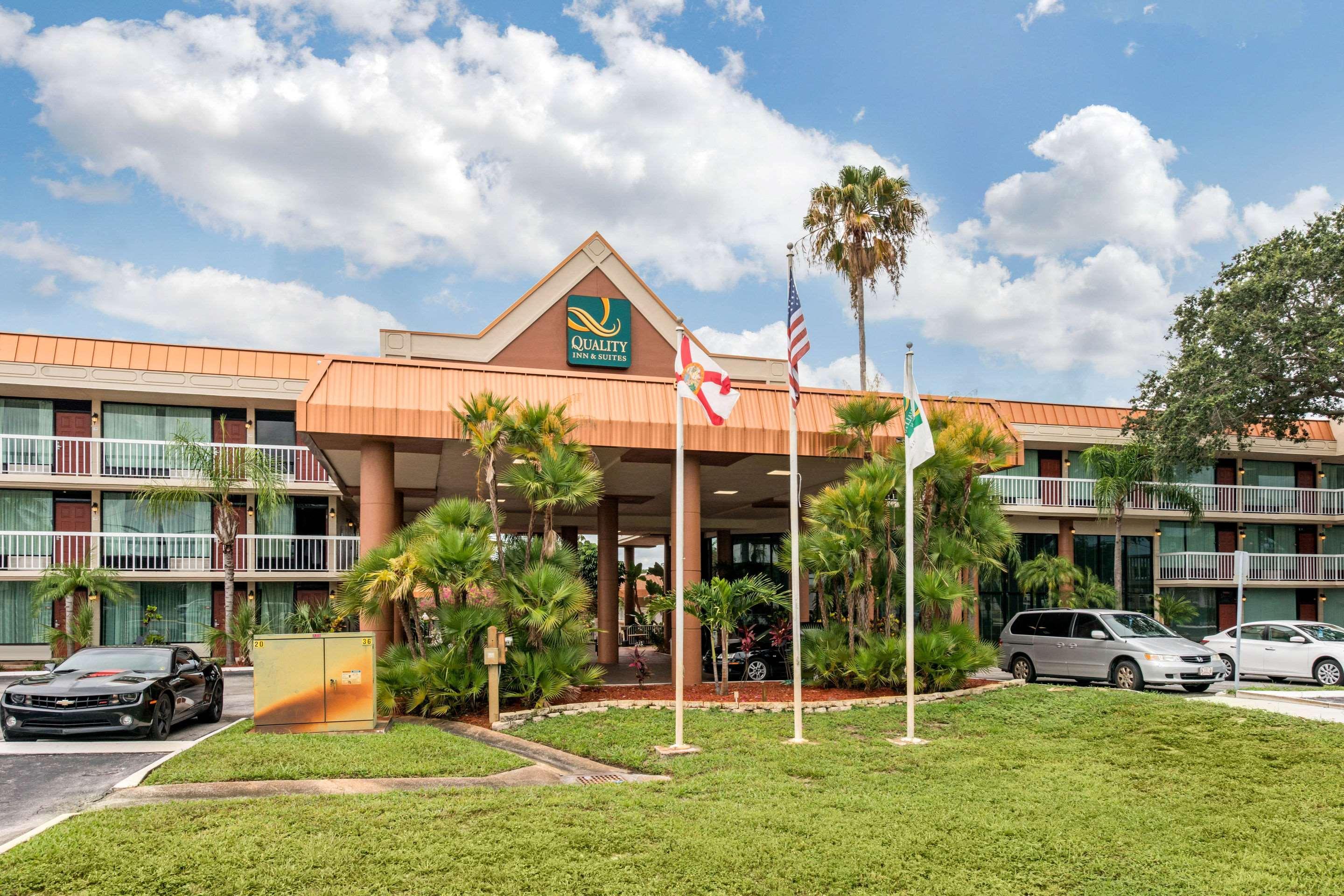 Quality Inn & Suites Tarpon Springs South Esterno foto